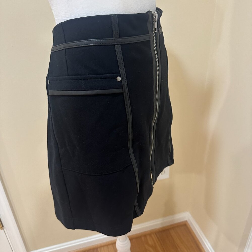 NWT Central Park West Black Mini Skirt Size Large – Stretch Knit, Zip Front - Picture 4 of 16
